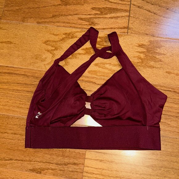 Backless Sports Bra - Picture 2 of 3